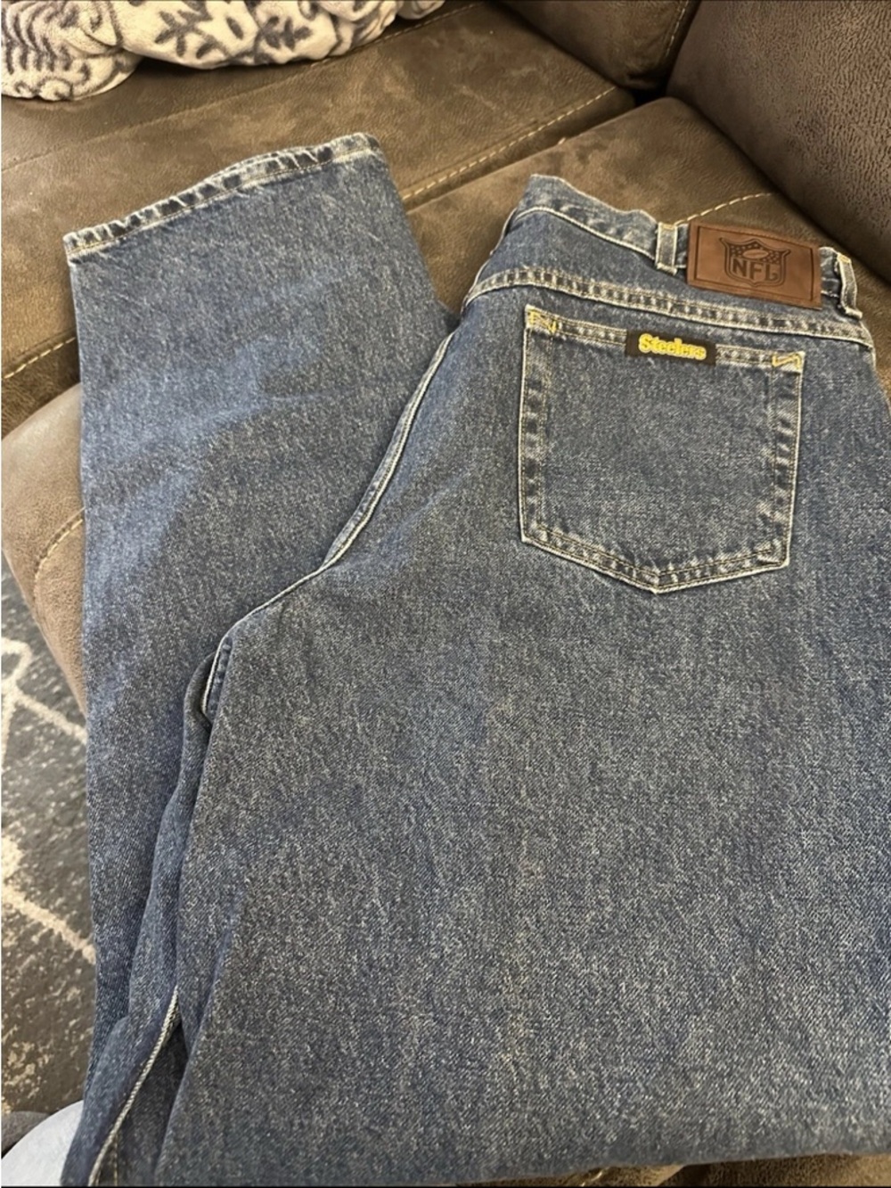NFL Pittsburgh Steelers Blue Men's Relaxed Denim Jeans with Steelers Patch
